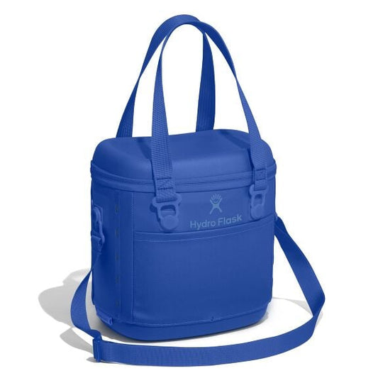 carryouttm-soft-cooler-10-l-m6 6pco382_carryout_cooler_10l_capri_blue_angled_1.jpg