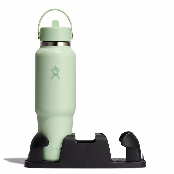 40-oz-travel-bottle-with-flex-straw-cap-w0 aloe-travel-bottle-in-cuplholder_3_3_1.jpg