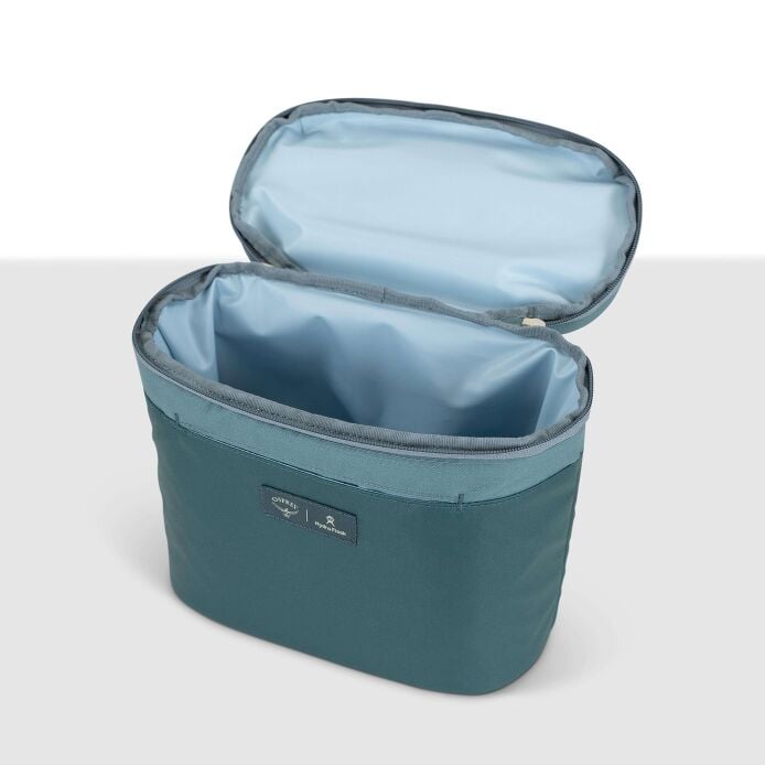 osprey-axis-x-hydro-flask-campus-essentials-bundle-d2 axisxhydroflask_s26_detail2_cascadeblue_10007249_1.jpg