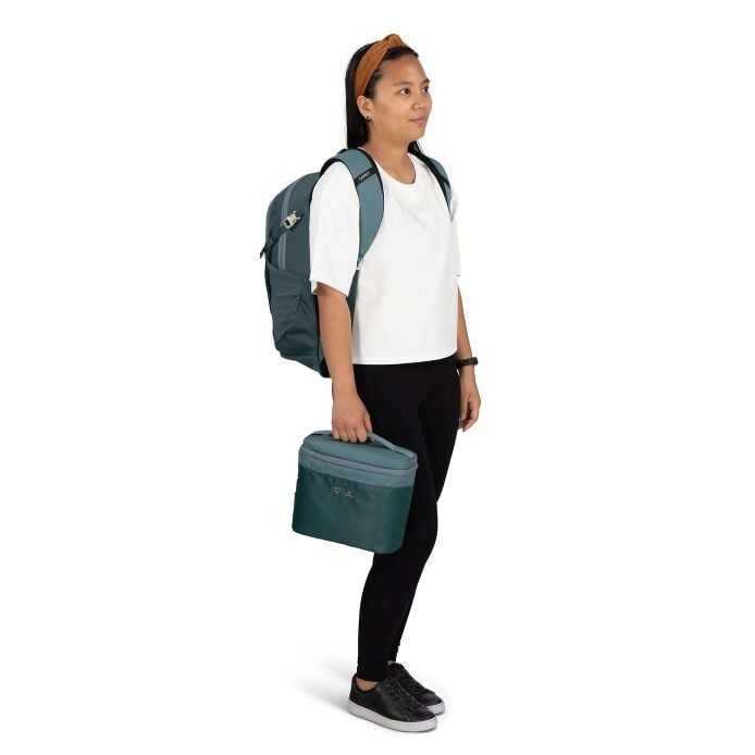 osprey-axis-x-hydro-flask-campus-essentials-bundle-d2 axisxhydroflask_s26_onbody1_cascadeblue_10007249_2.jpg