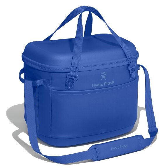 carryouttm-soft-cooler-30-l-h7 cpco382_carryout_cooler_30l_capri_blue_angled_1.jpg