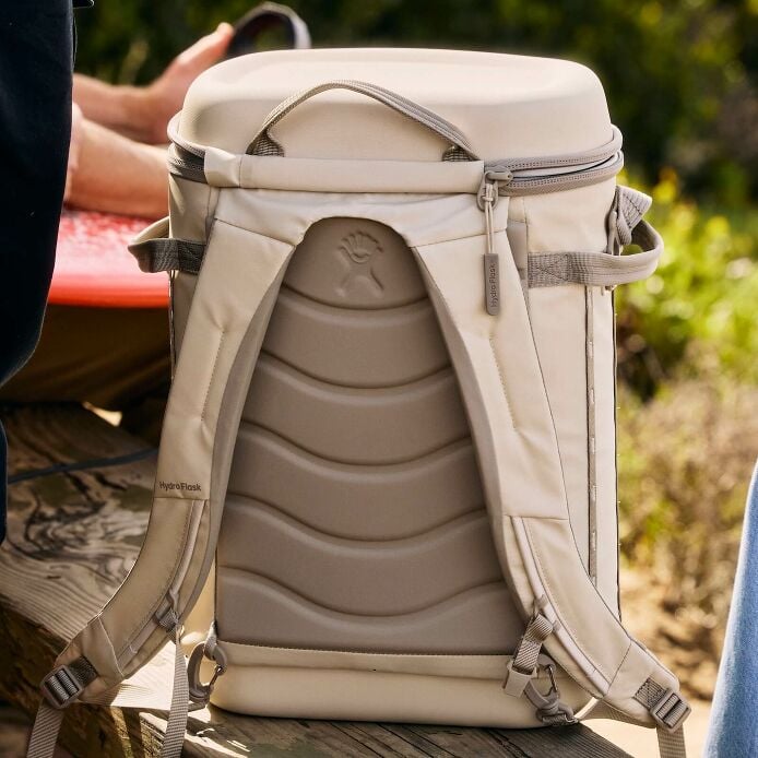carryouttm-backpack-22-l-g2 hf_carryout_bouwer_d1_l1_torrey_pines_lifestyle_1841_3.jpg