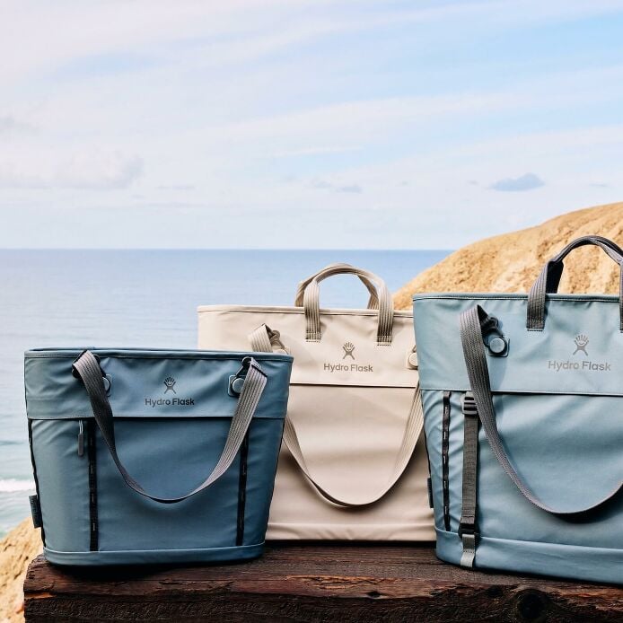 carryouttm-soft-cooler-tote-20-l-j8 hf_carryout_bouwer_d1_l1_torrey_pines_still_life_0055_9.jpg