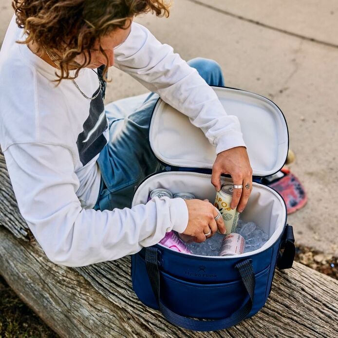 carryouttm-soft-cooler-15-l-t7 hf_carryout_bouwer_d2_l4_skate_park_6209_6.jpg