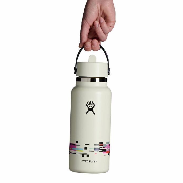 glitch-collection-32-oz-bottle-with-flex-straw-cap-k2 le26-w32-1006-32-oz-wide-flex-straw-cap-glitch-white-hb.jpg