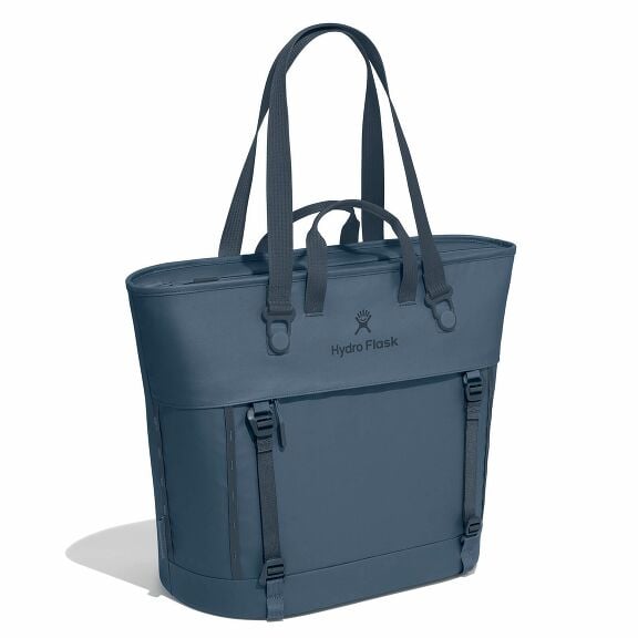 carryouttm-soft-cooler-tote-30-l-f8 maxiit384-carryout-tote-30l-harbor-blue-angled_1_1.jpg