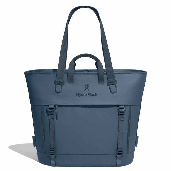 carryouttm-soft-cooler-tote-30-l-f8 maxiit384-carryout-tote-30l-harbor-blue-straight.jpg